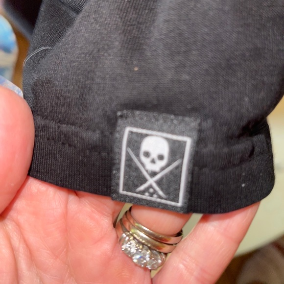 sullen
Sullen Art Premium T-Shirt Size L - Picture 3 of 9